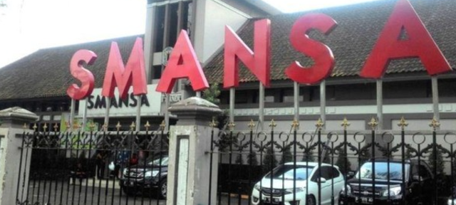 Siswa Melawan Putusan PTUN soal Lahan SMAN 1 Bandung